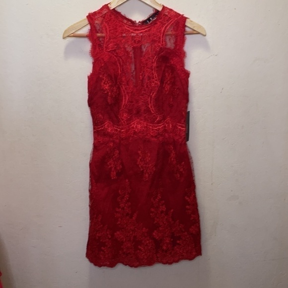 Lulu’s Until We Meet Again Red Lace Embroidered Mini Dress Size Small NWT - Picture 5 of 10